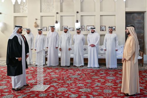 أمام محمد بن راشد.. قضاة في محاكم دبي  يؤدون اليمين القانونية