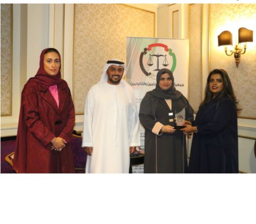 مجلس الجوهرة النسائي في محاكم دبي يشارك جمعية المحامين في جلسة حوارية بمناسبة يوم المرأة الاماراتية