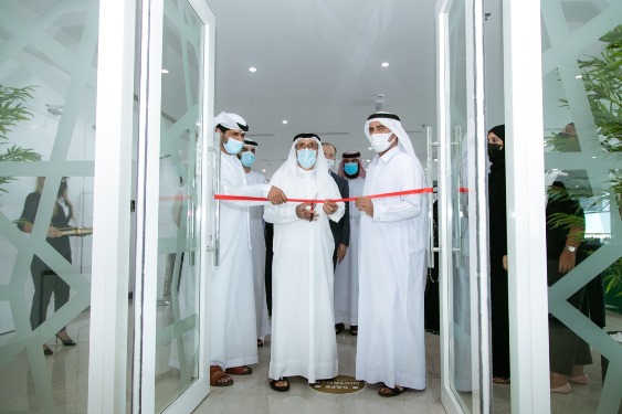 مدير عام محاكم دبي يفتتح مركز الخدمات في منطقة " اليلايس"