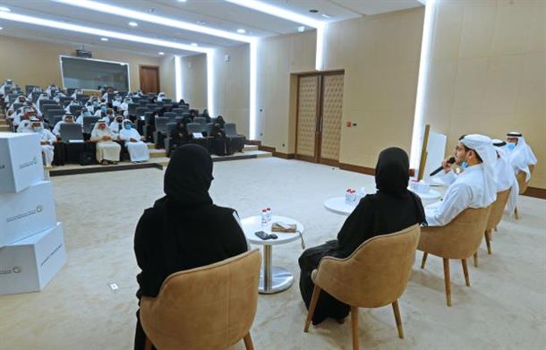 "فريق العائلة السعيدة "في محاكم دبي ينظم جلسة حوارية بعنوان (اكسبو لكل الأجيال) مع كبار المواطنين"