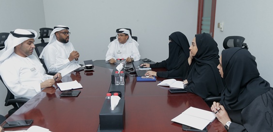المدير التنفيذي لقطاع الدعم المؤسسي والاتصال في محاكم دبي يتفقد الإدارات التابعة للقطاع 