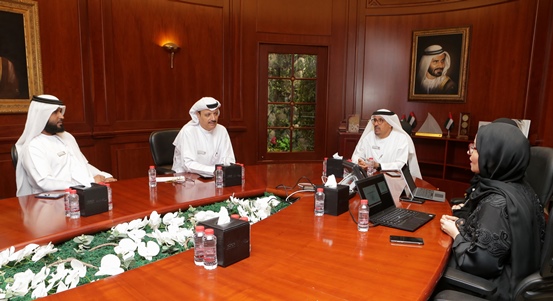 مدير عام محاكم دبي يلتقي بالموظفين الحاصلين على تقدير يتجاوز التوقعات