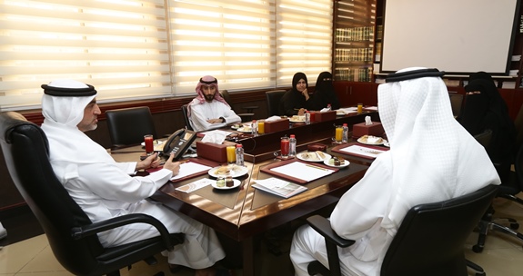 محاكم دبي تستقبل وفداً من مؤسسة دبي لرعاية النساء والأطفال