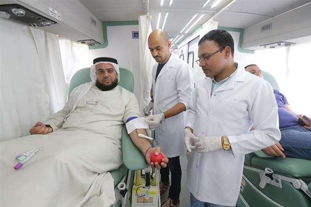 فريق إسعاد الموظفين بمحاكم دبي ينظّم حملة التبرع بالدم