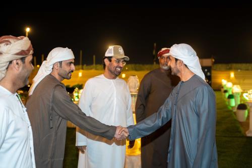 مدير محاكم دبي يلتقي بالقطاع القضائي والإداري في المخيم الشتوي