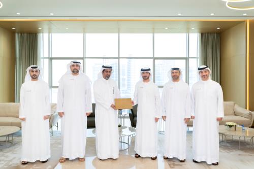 مدير محاكم دبي يكرّم خميس المزروعي بعد 35 عامًا من العطاء والإخلاص