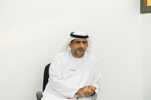 المدير التنفيذي لقطاع التسوية والتنفيذ يلتقي بالموظفين الجدد لتعزيز كفاءة خدمات المركز