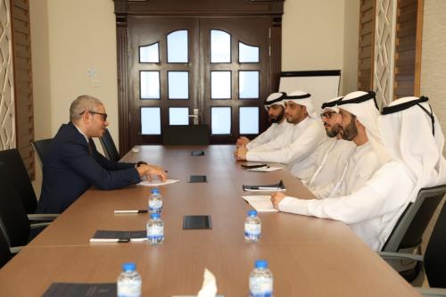 إدارة الخبراء بمحاكم دبي تزور محاكم رأس الخيمة للاطلاع على أفضل الممارسات في قيد وتطوير الخبراء